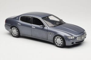 Maserati Quattroporte Blue Metallic Hot Wheels 1:18 B7003 Kov – obrázok 6 z 8