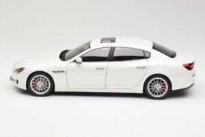 Maserati Quattroporte VI GTS Alpine Biely AUTOart 1:18 75808 Kov – obrázok 4 z 8