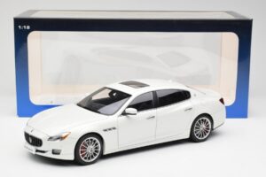 Maserati Quattroporte VI GTS Alpine Biely AUTOart 1:18 75808 Kov – obrázok 8 z 8