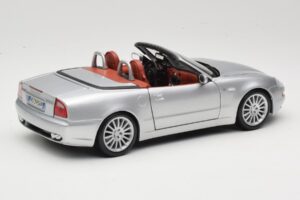 Maserati Spyder Strieborný Maisto 1:18 31667 Kov – obrázok 3 z 8