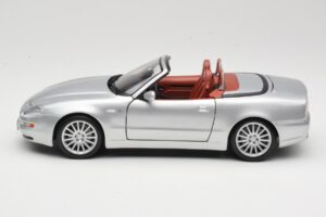 Maserati Spyder Strieborný Maisto 1:18 31667 Kov – obrázok 4 z 8