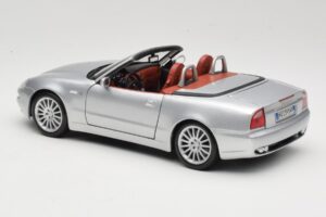 Maserati Spyder Strieborný Maisto 1:18 31667 Kov – obrázok 7 z 8
