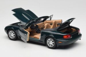 Mazda MX-5 NA Emerald Green Gate 1:18 01017 Kov – obrázok 5 z 8