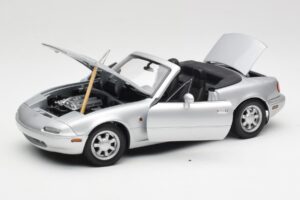 Mazda MX-5 Miata NA Highlight Strieborný Gate 1:18 1015 Kov – obrázok 2 z 8