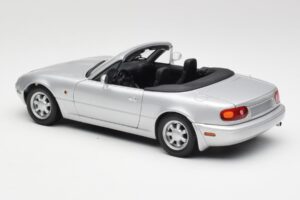Mazda MX-5 Miata NA Highlight Strieborný Gate 1:18 1015 Kov – obrázok 7 z 8