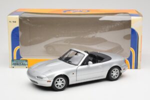 Mazda MX-5 Miata NA Highlight Strieborný Gate 1:18 1015 Kov – obrázok 8 z 8