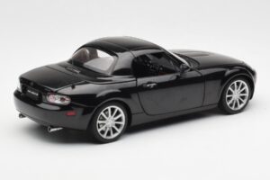 Mazda MX-5 NC Roadster Retractable Hardtop US Spec Čierny AUTOart 1:18 75971 Kov – obrázok 5 z 10