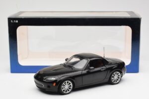 Mazda MX-5 NC Roadster Retractable Hardtop US Spec Čierny AUTOart 1:18 75971 Kov – obrázok 10 z 10