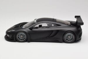 McLaren 12C GT3 Carbon Mat Čierny Minichamps 1:18 151121390 Kov – obrázok 3 z 6