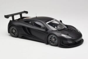 McLaren 12C GT3 Carbon Mat Čierny Minichamps 1:18 151121390 Kov – obrázok 4 z 6