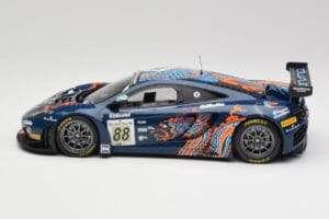 McLaren 12C GT3 #88 Von Ryan Racing A. Barff / T. Goodwin / B. Senna Spa 24 Hours 2013 Minichamps 1:18 151131388 Kov – obrázok 3 z 6