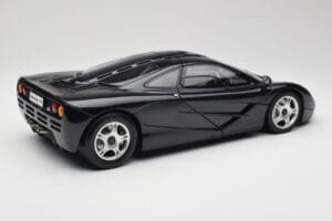 McLaren F1 Blue Metallic Minichamps 1:12 530133130 Kov – obrázok 3 z 8