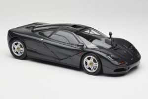McLaren F1 Carbon Čierny Metalíza Minichamps 1:18 530133420 Kov – obrázok 6 z 8