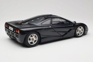 McLaren F1 Dark Blue Metallic Minichamps 1:12 530133128 Kov – obrázok 3 z 9