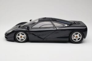 McLaren F1 Dark Blue Metallic Minichamps 1:12 530133128 Kov – obrázok 5 z 9