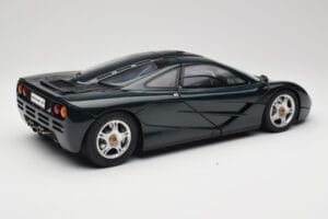McLaren F1 Dark Green Metallic Minichamps 1:12 530133127 Kov – obrázok 3 z 9