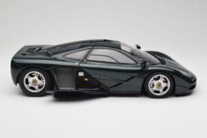 McLaren F1 Dark Green Metallic Minichamps 1:12 530133127 Kov – obrázok 4 z 9
