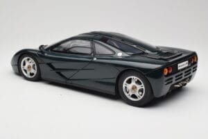 McLaren F1 Dark Green Metallic Minichamps 1:12 530133127 Kov – obrázok 8 z 9