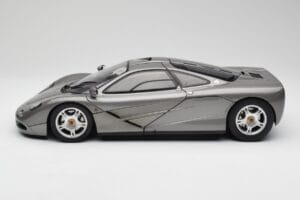 McLaren F1 Dark Silver Minichamps 1:12 530133124 Kov – obrázok 4 z 8