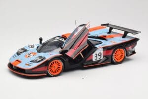 McLaren F1 GTR #39 Gulf R. Bellm / A. Gilbert / M. Sekiya 24 Hours of Le Mans 1997 UT Models 1:18 39725 Kov – obrázok 2 z 8