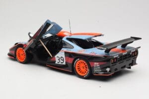 McLaren F1 GTR #39 Gulf R. Bellm / A. Gilbert / M. Sekiya 24 Hours of Le Mans 1997 UT Models 1:18 39725 Kov – obrázok 5 z 8