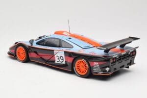 McLaren F1 GTR #39 Gulf R. Bellm / A. Gilbert / M. Sekiya 24 Hours of Le Mans 1997 UT Models 1:18 39725 Kov – obrázok 7 z 8