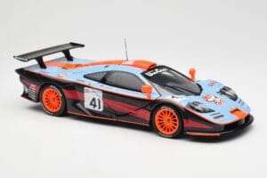 McLaren F1 GTR #41 P-H. Raphanel / C. Gounon / A. Olofsson 24 Hours of Le Mans 1997 UT Models 1:18 39727 Kov – obrázok 6 z 8
