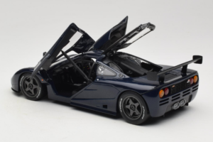 McLaren F1 GTR Le Mans Edition Fialový UT Models 1:18 MCLAREN001 Kov – obrázok 5 z 8
