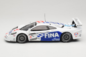 McLaren F1 GTR #9 P. Kox / R. Ravaglia FIA GT Championship 1997 UT Models 1:18 39711 Kov – obrázok 4 z 8