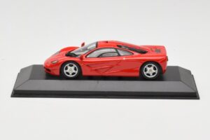 McLaren F1 Červený Minichamps 1:43 433133438 Kov