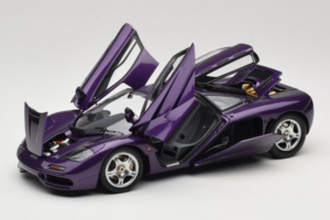 McLaren F1 Fialový LCD 1:18 LCD18014-PU Kov – obrázok 2 z 8