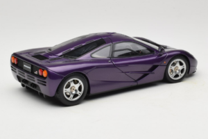 McLaren F1 Fialový LCD 1:18 LCD18014-PU Kov – obrázok 3 z 8