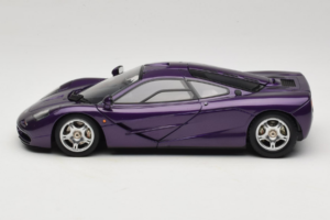McLaren F1 Fialový LCD 1:18 LCD18014-PU Kov – obrázok 4 z 8