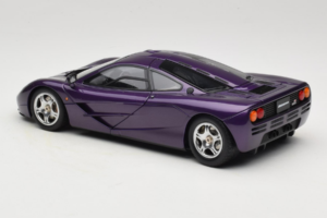 McLaren F1 Fialový LCD 1:18 LCD18014-PU Kov – obrázok 7 z 8