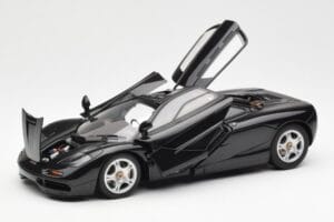 McLaren F1 Road Car Čierny AUTOart 1:18 76002 Kov – obrázok 2 z 8