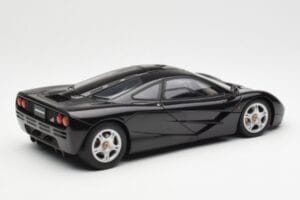 McLaren F1 Road Car Čierny AUTOart 1:18 76002 Kov – obrázok 3 z 8