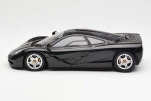 McLaren F1 Road Car Čierny AUTOart 1:18 76002 Kov – obrázok 4 z 8