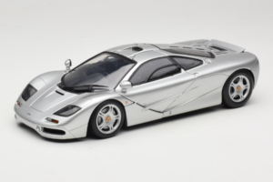 McLaren F1 Strieborný UT Models 1:18 530133180-R1 Kov