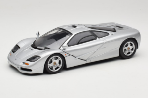McLaren F1 Strieborný UT Models 1:18 530133180 Kov