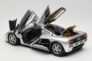 McLaren F1 Strieborný LCD 1:18 LCD18014-SI Kov – obrázok 5 z 8