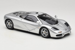 McLaren F1 Strieborný LCD 1:18 LCD18014-SI Kov – obrázok 6 z 8