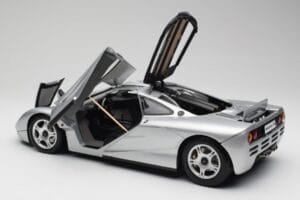 McLaren F1 Strieborný Minichamps 1:12 530133129 Kov – obrázok 5 z 8