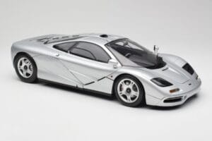 McLaren F1 Strieborný Minichamps 1:12 530133129 Kov – obrázok 6 z 8