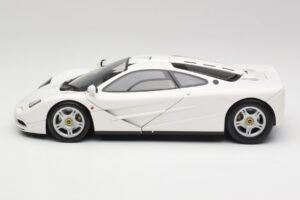 McLaren F1 Biely Minichamps 1:18 530133424 Kov – obrázok 4 z 8