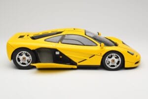 McLaren F1 Žltý Minichamps 1:12 530133121 Kov – obrázok 4 z 9