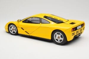 McLaren F1 Žltý Minichamps 1:12 530133121 Kov – obrázok 8 z 9