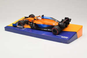 McLaren MCL35M Mercedes #3 D. Ricciardo McLaren F1 Team Bahrain Grand Prix 2021 Minichamps 1:18 533211803 Živica – obrázok 5 z 7