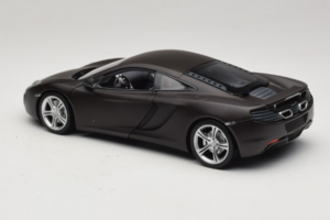 McLaren MP4-12C Matt Black Minichamps 1:18 110133021 Kov – obrázok 7 z 8