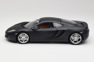 McLaren MP4-12C Matt Satellite Šedý Minichamps 1:18 110133024 Kov – obrázok 4 z 8