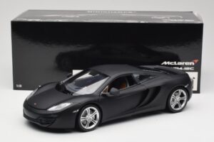 McLaren MP4-12C Matt Satellite Šedý Minichamps 1:18 110133024 Kov – obrázok 8 z 8